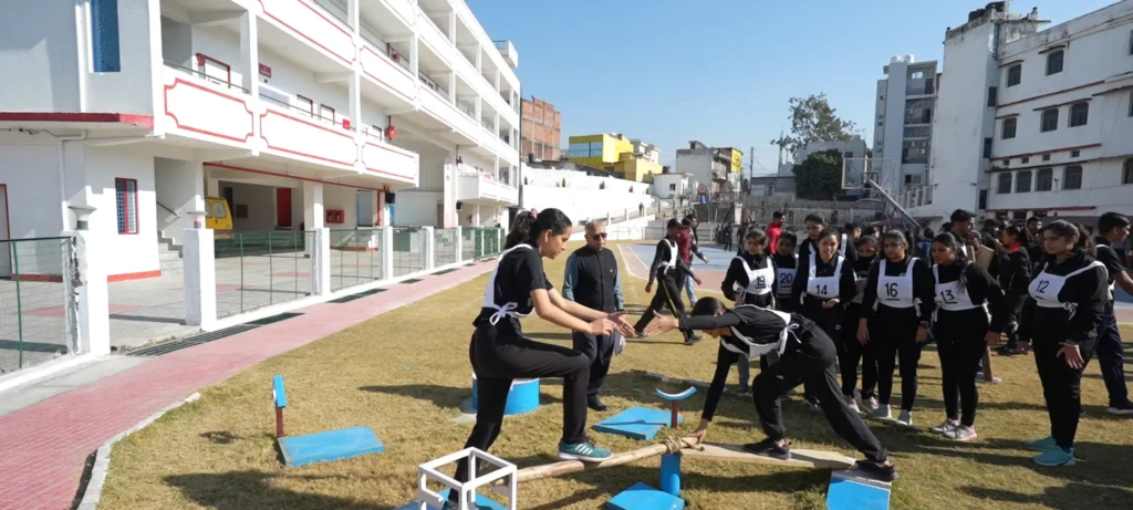 Dehradun defence academy 

